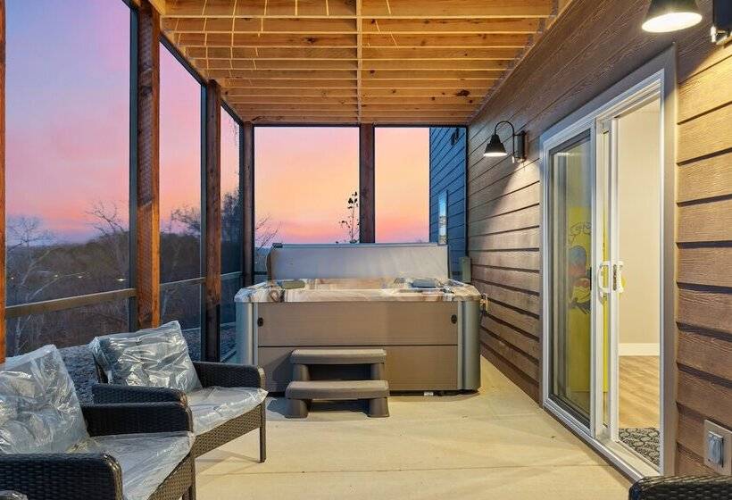 A Birds Eye Bridge View   5 Bdr W/ Private Hot Tub