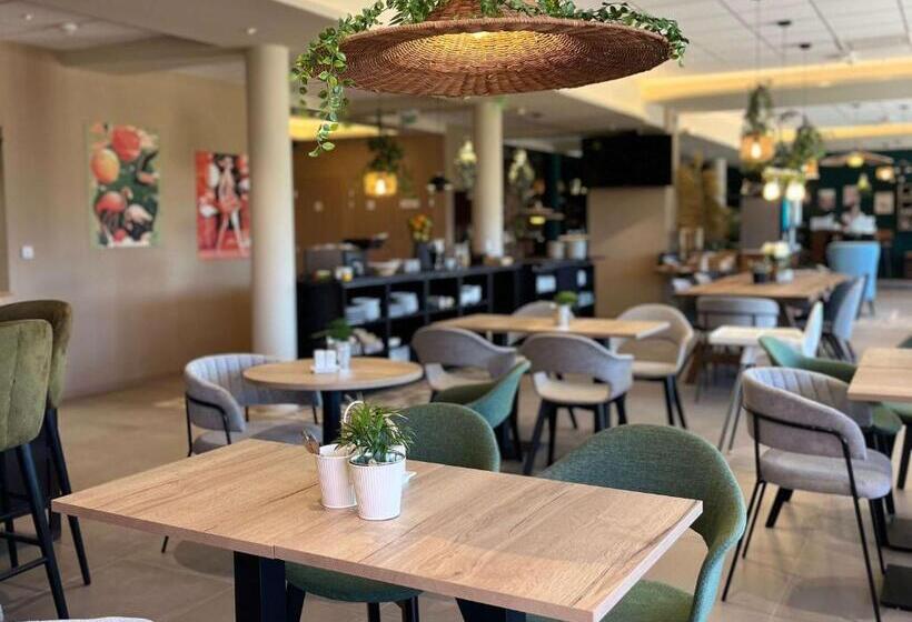 Aparthotel Adagio Access Porte De Camargue