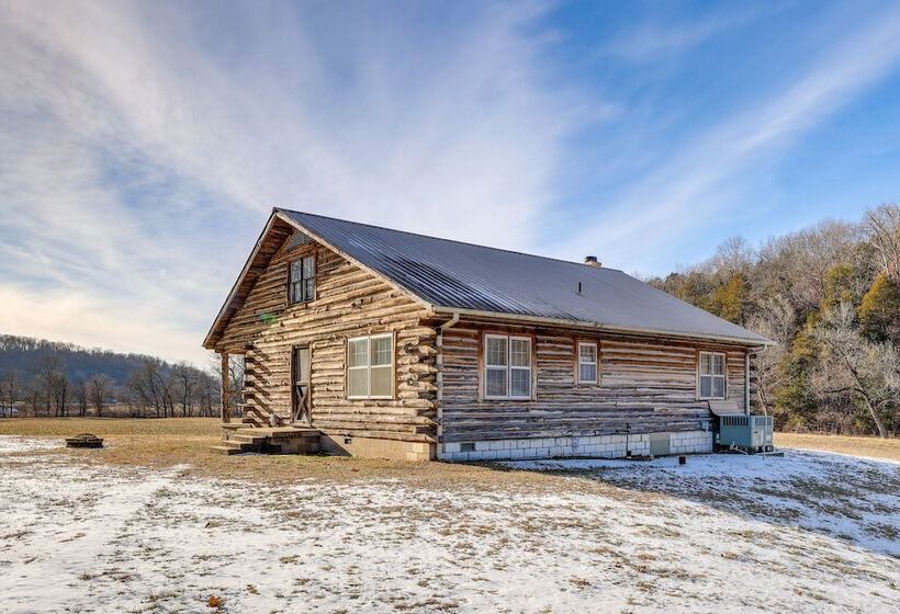 Authentic Log Cabin In Pineville ~ 2 Mi To River!