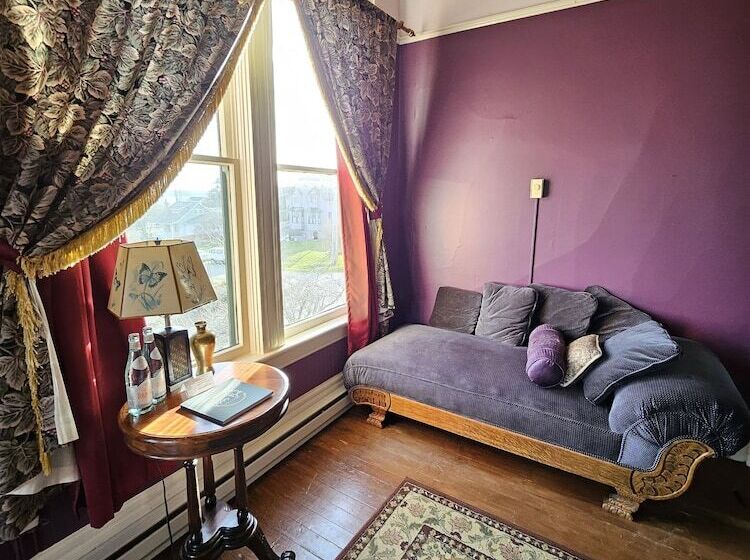 مبيت وإفطار Starrett House