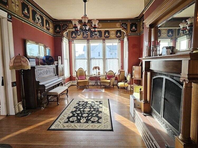 مبيت وإفطار Starrett House