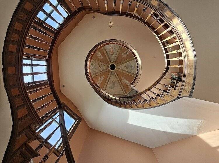 مبيت وإفطار Starrett House