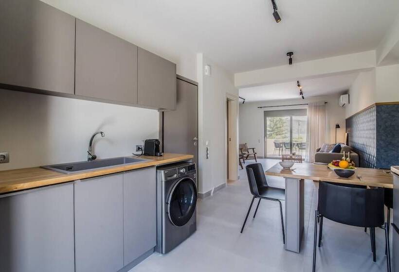 Blue Symphony Suites & Apartments