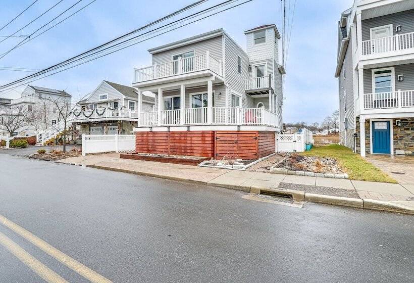 Bright Milford Beach House W/ Outdoor Shower