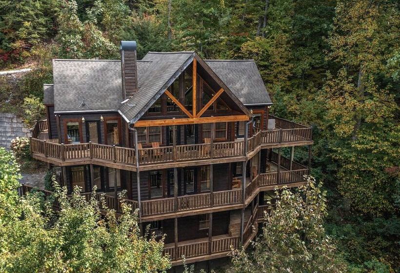 Cabin W/ Hot Tub, Theater & Views   Sleeps 22