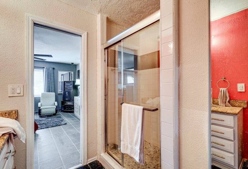 Canal Front Ruskin Home W/ Private Hot Tub & Dock!