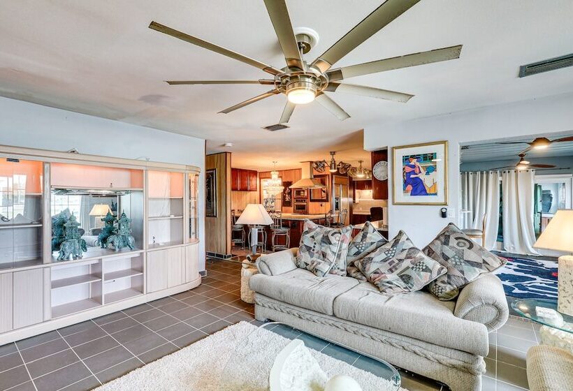 Canal Front Ruskin Home W/ Private Hot Tub & Dock!