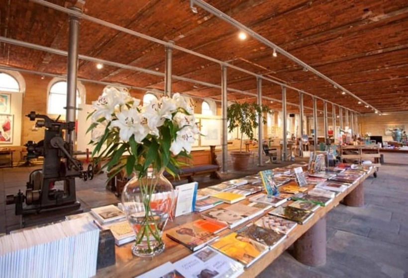 Captivating 3 Bed Cottage In Saltaire