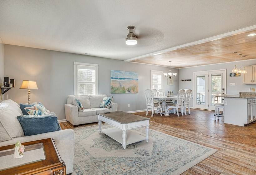 Charming Beaufort Home W/ Deck + Gas Grill!