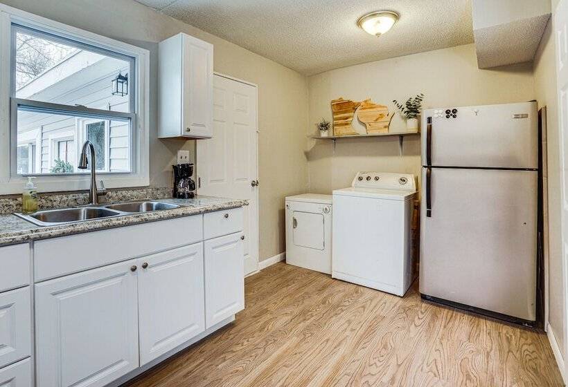 Charming Lakeland Home: Steps To St Croix River!