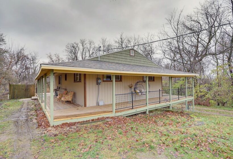 6 Mi To Lake Michigan: Coloma Farmhouse