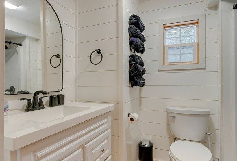 Cozy Blakeslee Cabin, 7 Mi To Jack Frost Ski Area!