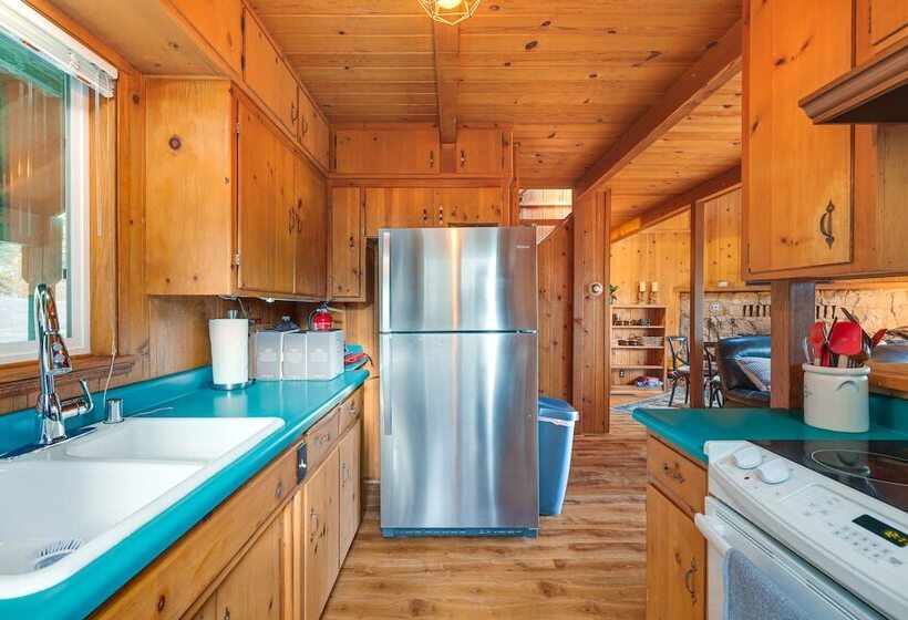 Cozy Mi Wuk Village Cabin: 18 Mi To Dodge Ridge!