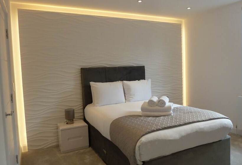 Ealing Broadway By Viridian Apartments