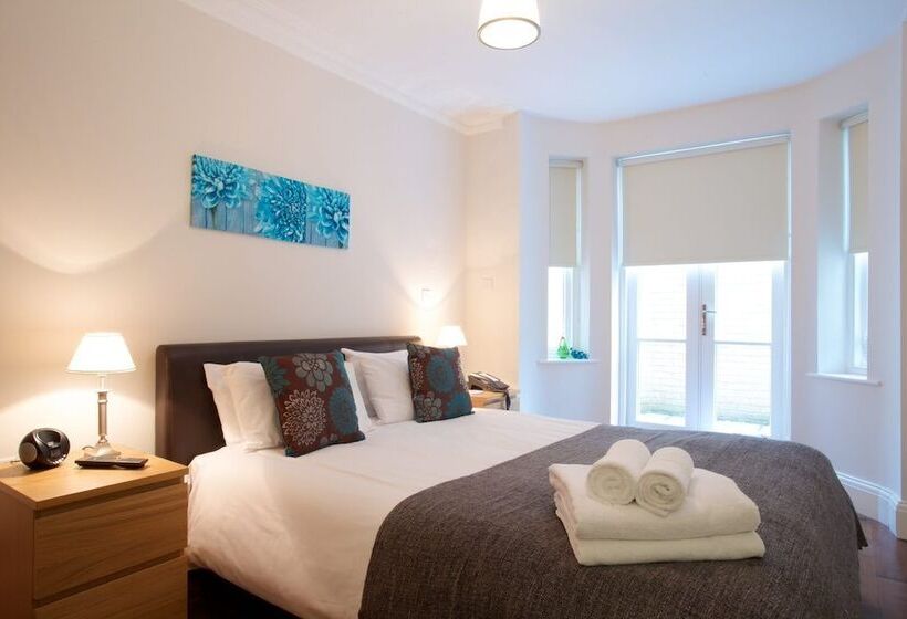 Ealing Broadway By Viridian Apartments