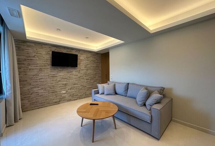 Elpida Luxury Apartments & Suites