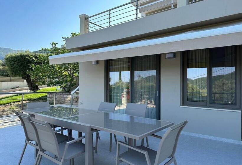 Elpida Luxury Apartments & Suites