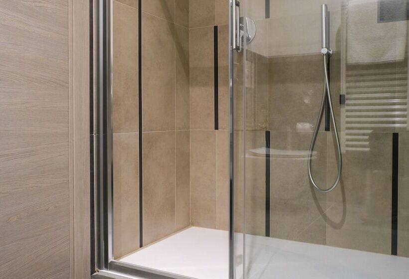 Emerald Green Residence