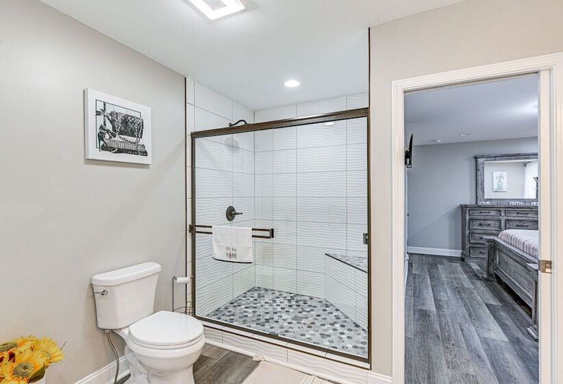 Family Friendly Home W/ Yard: 27 Mi To Nashville!