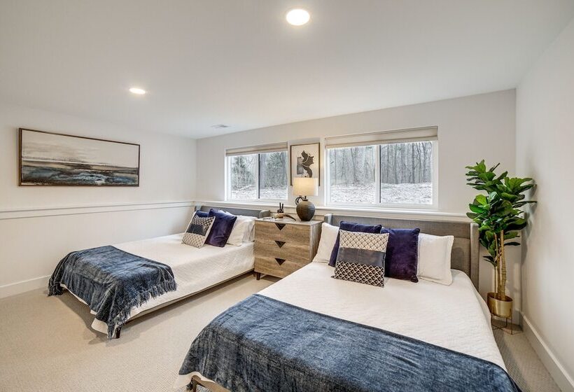 Fennville Vacation Rental: Seasonal Heated Pool!