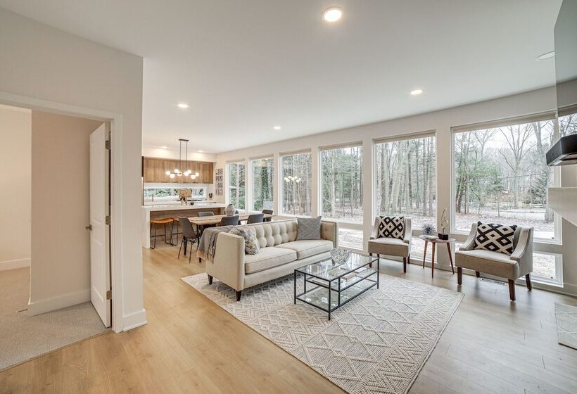 Fennville Vacation Rental: Seasonal Heated Pool!