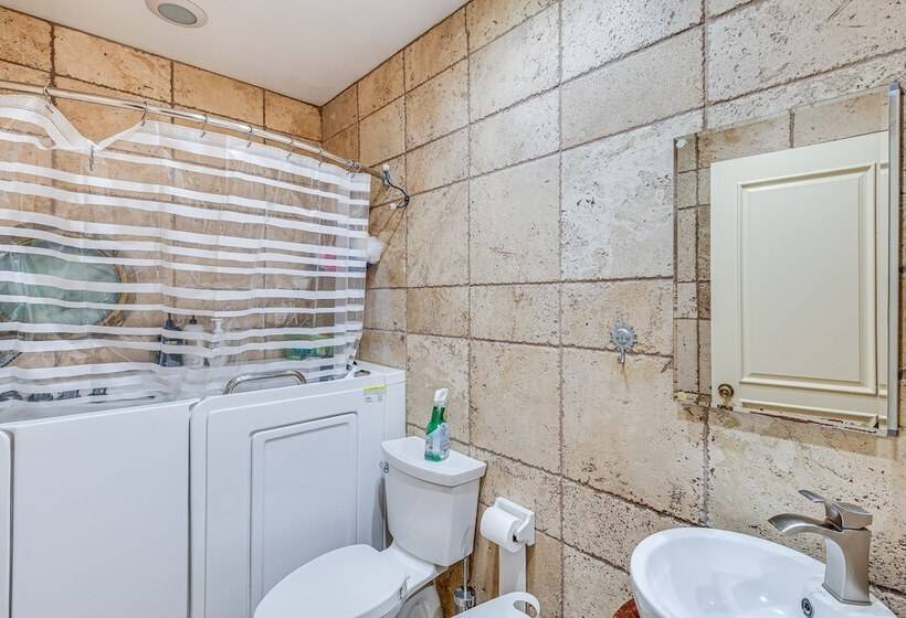 Gardena Vacation Rental: 5 Mi To Manhattan Beach!