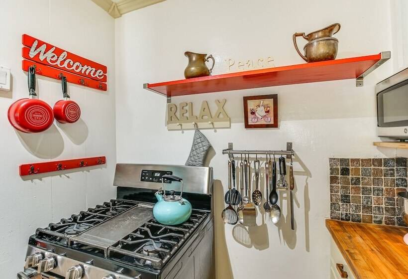 Gardena Vacation Rental: 5 Mi To Manhattan Beach!