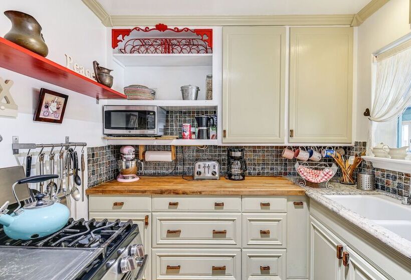 Gardena Vacation Rental: 5 Mi To Manhattan Beach!