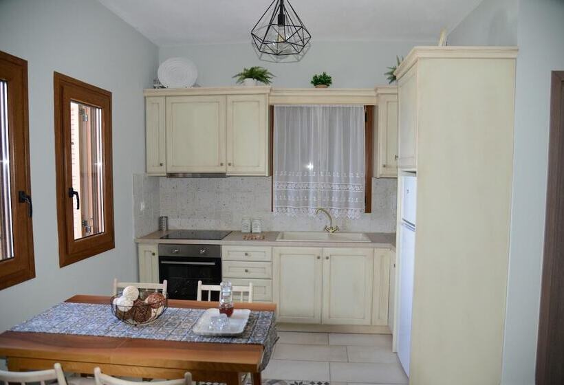 Goddesses Villa 2 In Nies