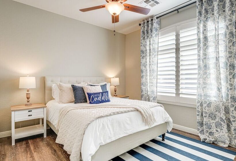 Goodyear Desert Oasis: Private Yard & Heated Pool!