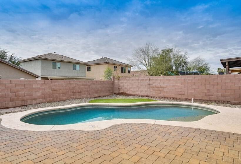 Gorgeous Green Valley Home: Patio & Private Pool!