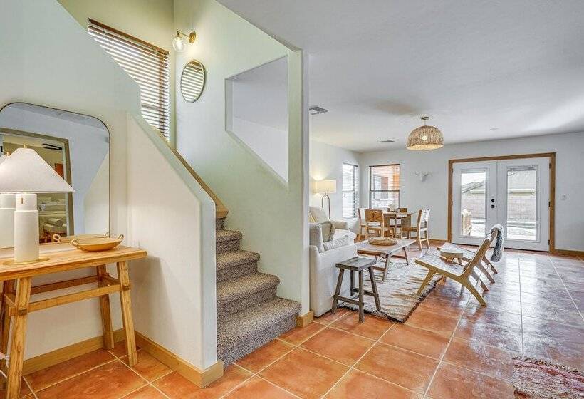 Gorgeous Green Valley Home: Patio & Private Pool!