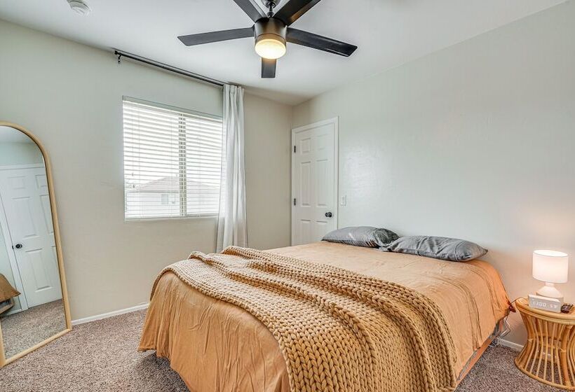 Gorgeous Green Valley Home: Patio & Private Pool!