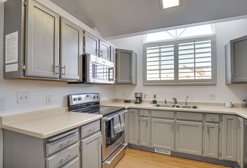 Gorgeous Lehi Home W/ Private Yard & Hot Tub!