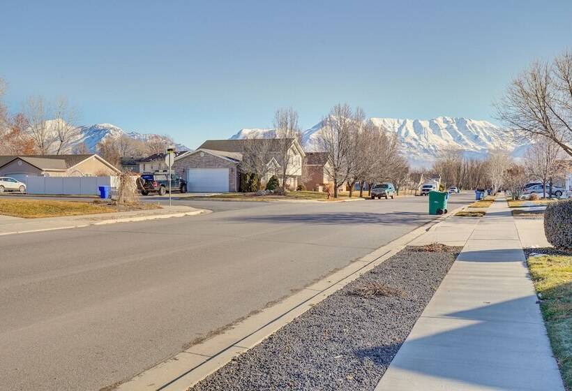 Gorgeous Lehi Home W/ Private Yard & Hot Tub!