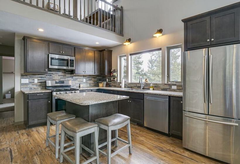 Hike + Ski: Grand Lake Cabin W/ Mtn View Deck