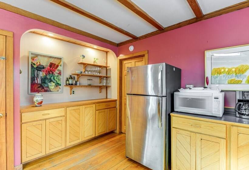 Greenfield Countryside Retreat On 7 Acres!