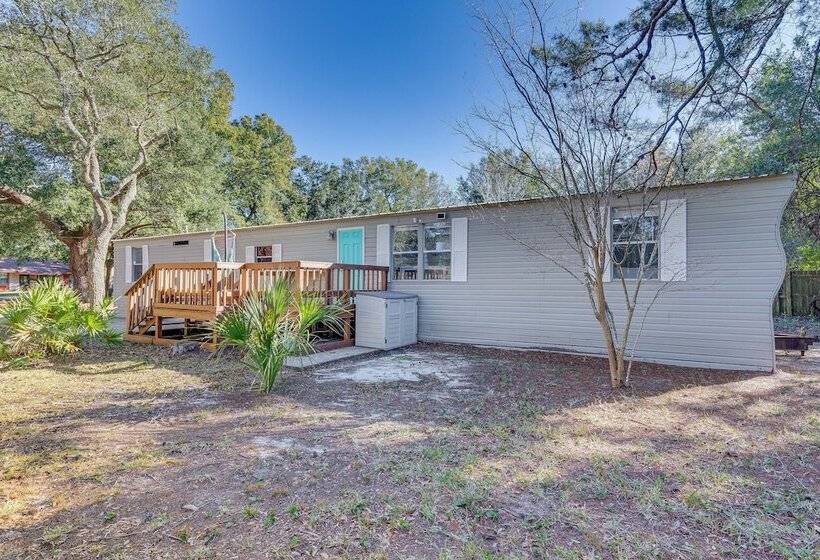 Gulf Breeze Home W/ Deck: Walk To Public Boat Ramp