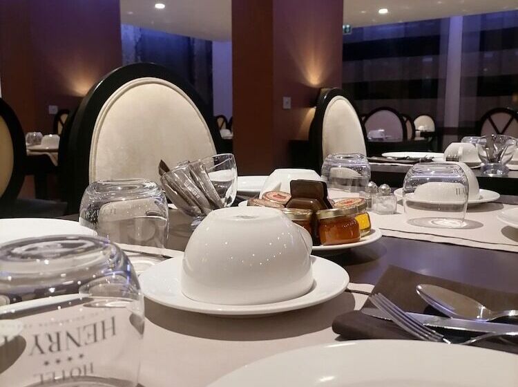 Herbert George Apartment