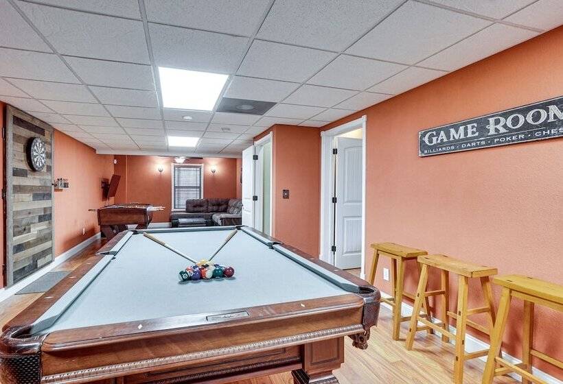 Hidden Hiawassee Retreat W/ Hot Tub & Game Room!