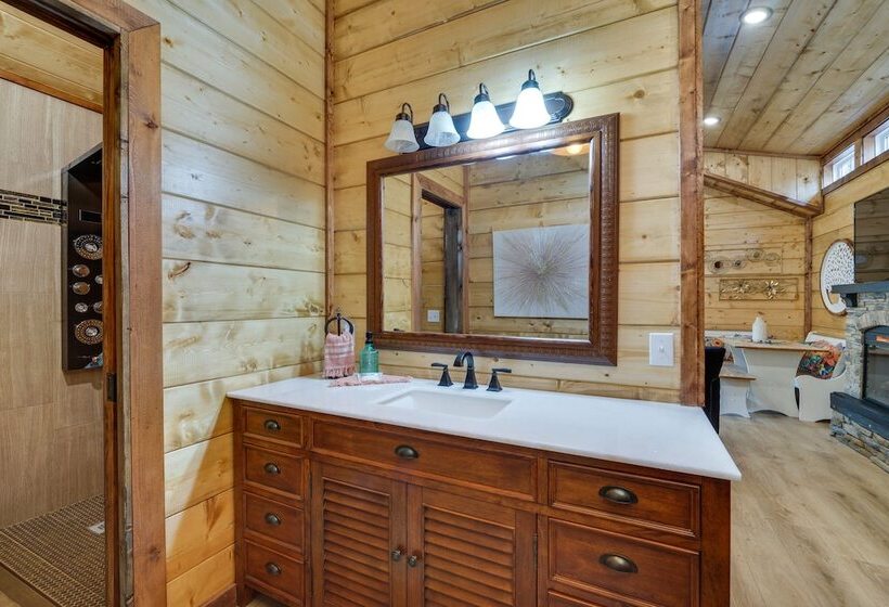 Hook, Line, & Sinker Retreat: Fire Pit, Grill!