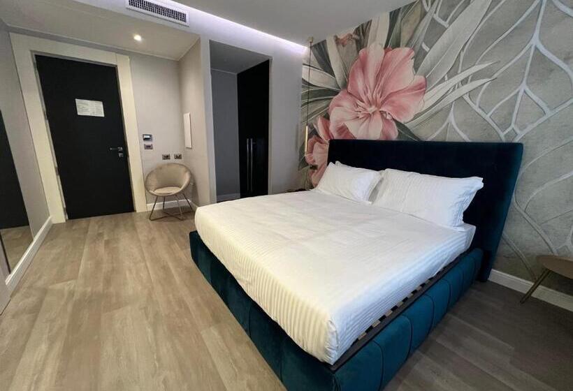 مسافرخانه The Unique