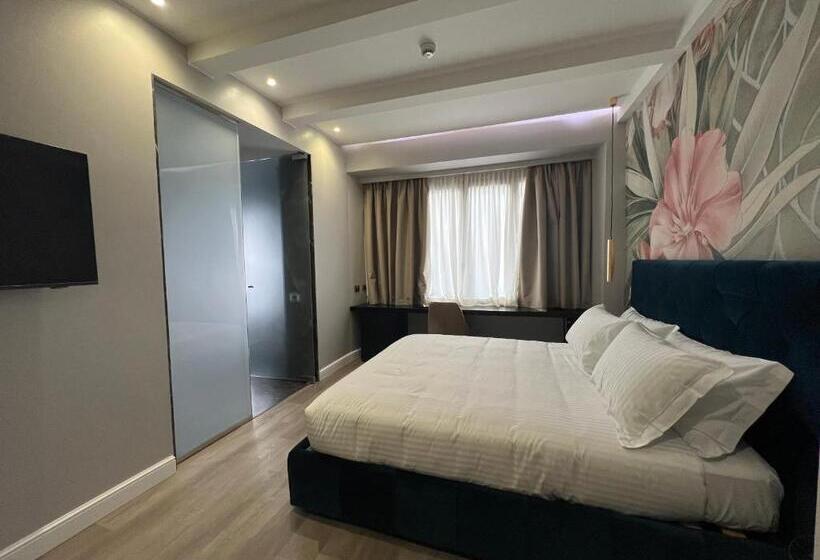 مسافرخانه The Unique