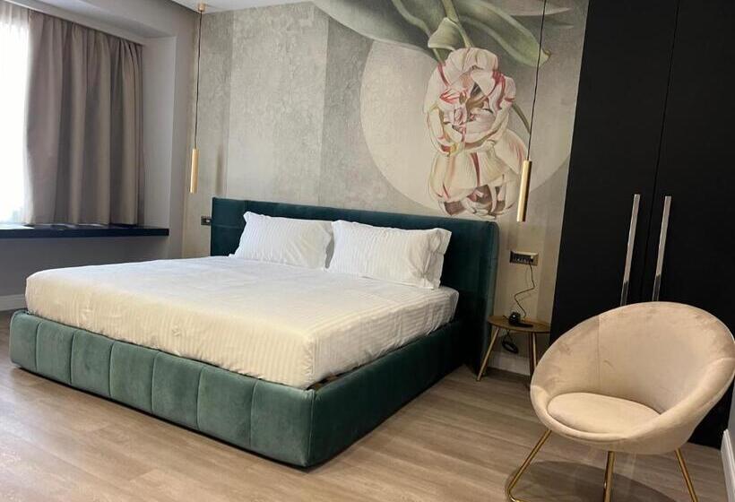 مسافرخانه The Unique