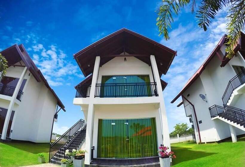 בית מלון כפרי Avonil Resort Yala