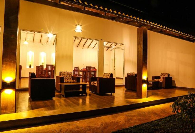 בית מלון כפרי Avonil Resort Yala