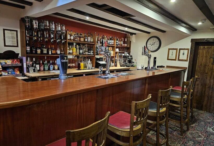 בית מלון כפרי Broomhall Castle