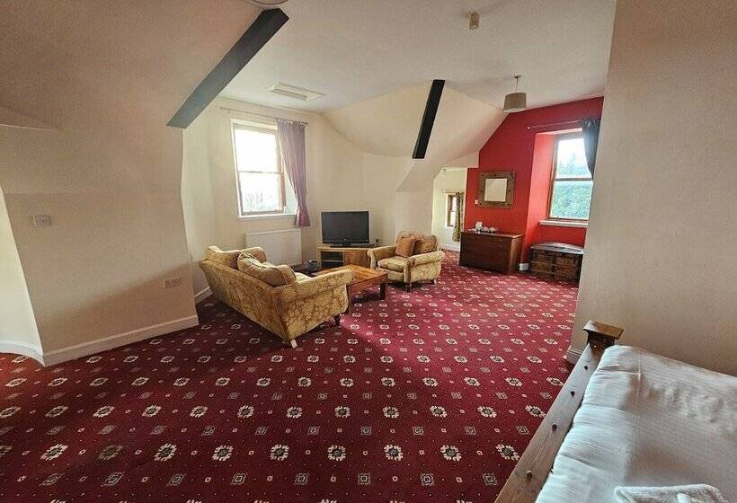 בית מלון כפרי Broomhall Castle