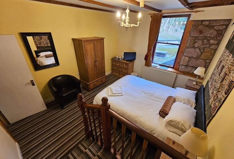 בית מלון כפרי Broomhall Castle