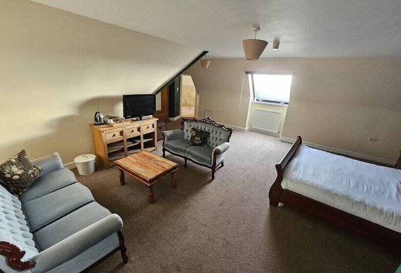 בית מלון כפרי Broomhall Castle